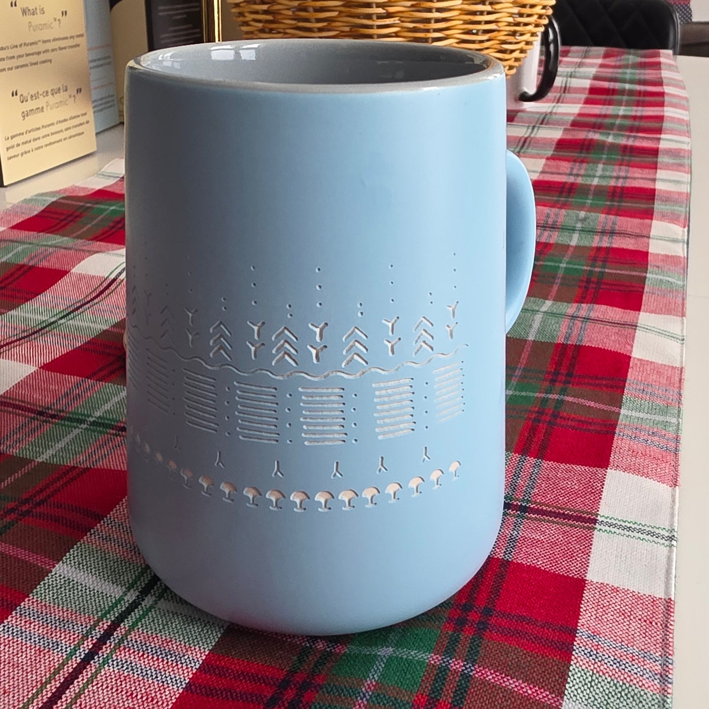 Blue etched tunniit mug