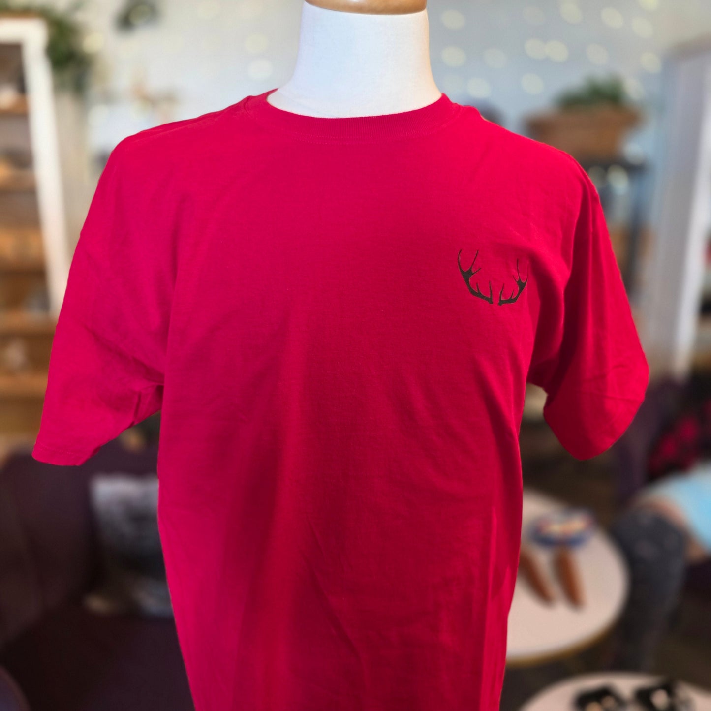 Mens red natjuk tee